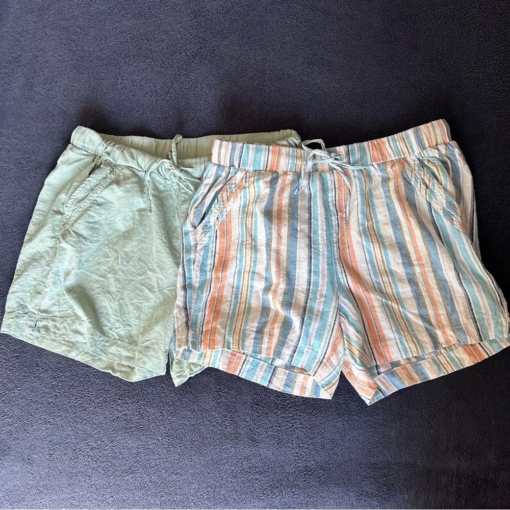 2 Listings 20$! Women’s Short Set